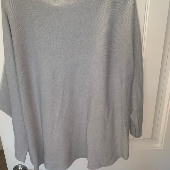🔥2/$20🔥 Embellished Gray Sweater w/ Beautiful Beading/Rhinestones - Picture 3 of 4